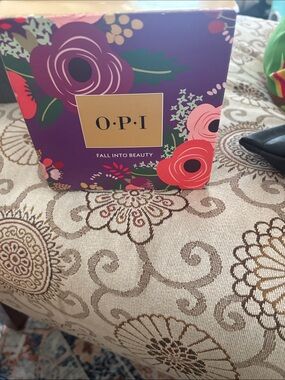 BRAND NEW NEVER USED OPI Purple Floral Accent Box with Pink and Red Blooms